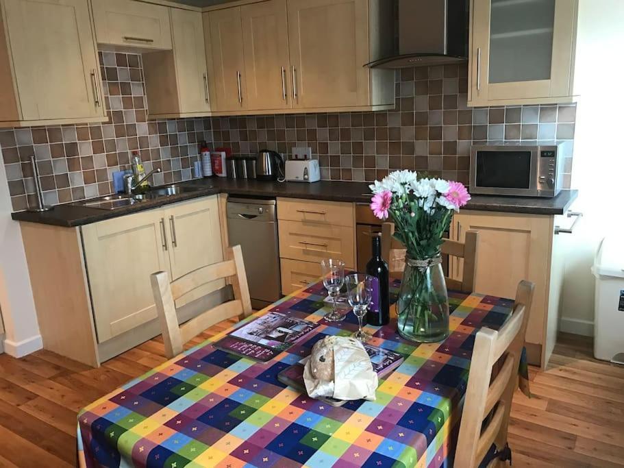 Great Offer 2 Bed Tenby Flat Free Parking Экстерьер фото